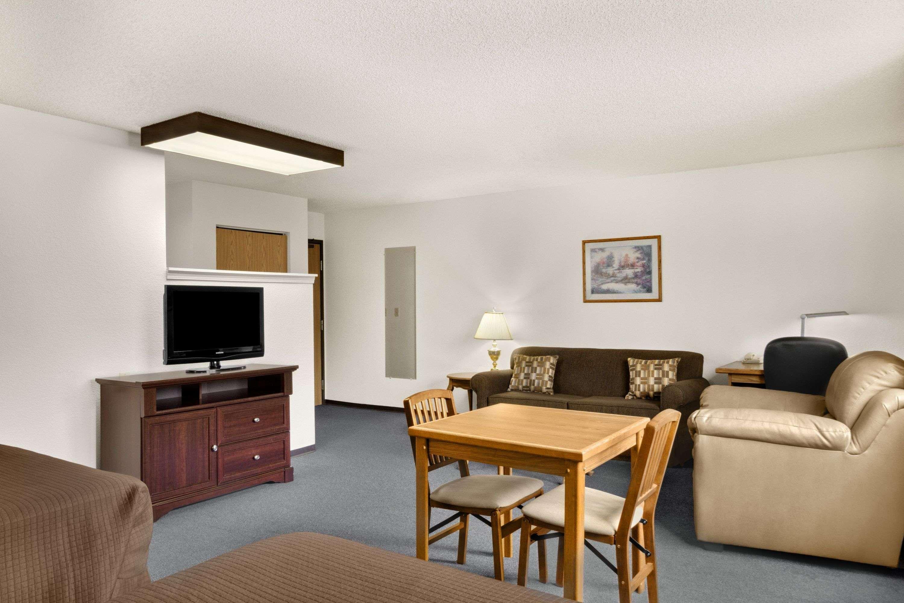 Super 8 By Wyndham Williams Lake Bc Exterior foto