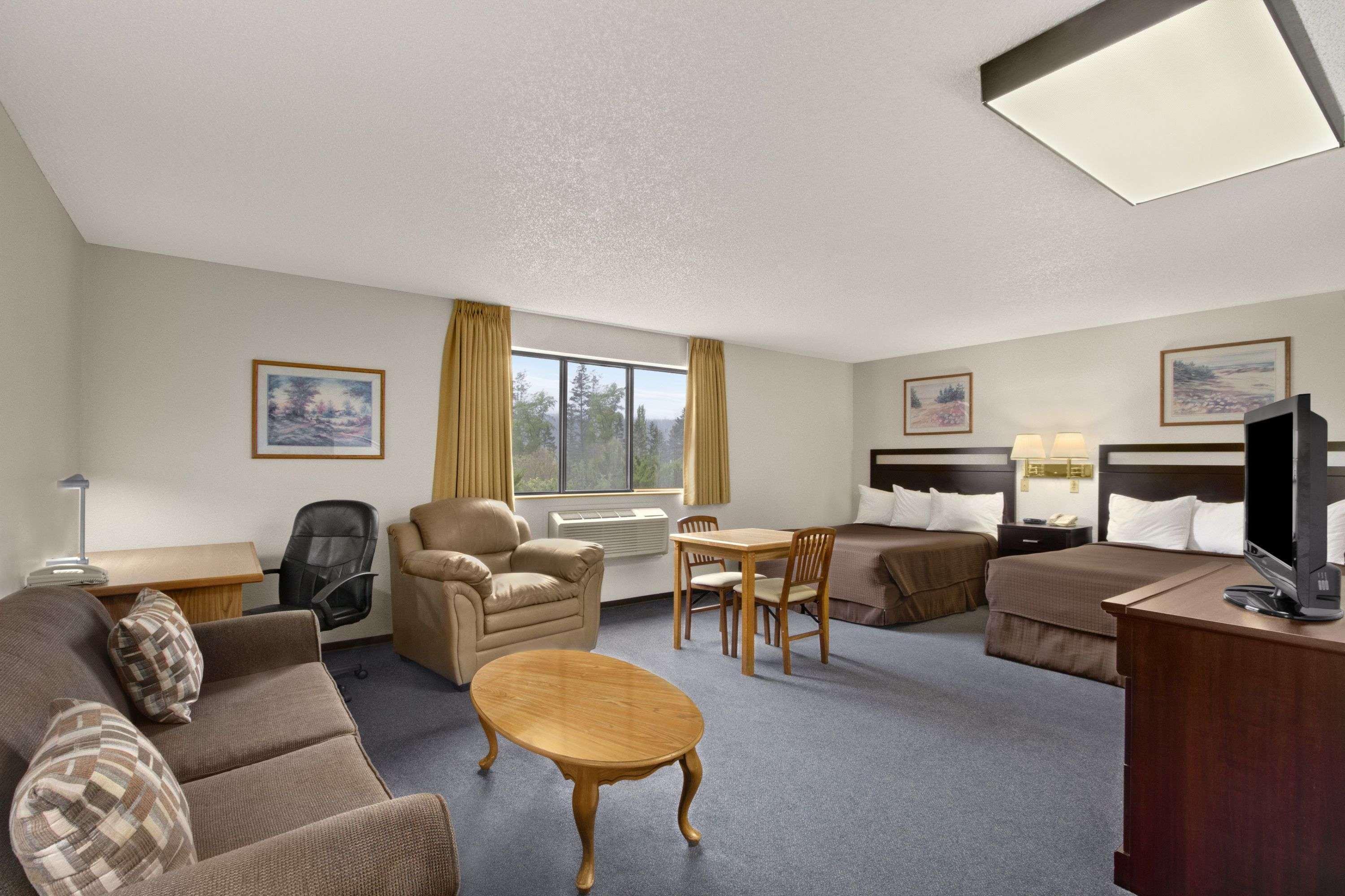 Super 8 By Wyndham Williams Lake Bc Exterior foto
