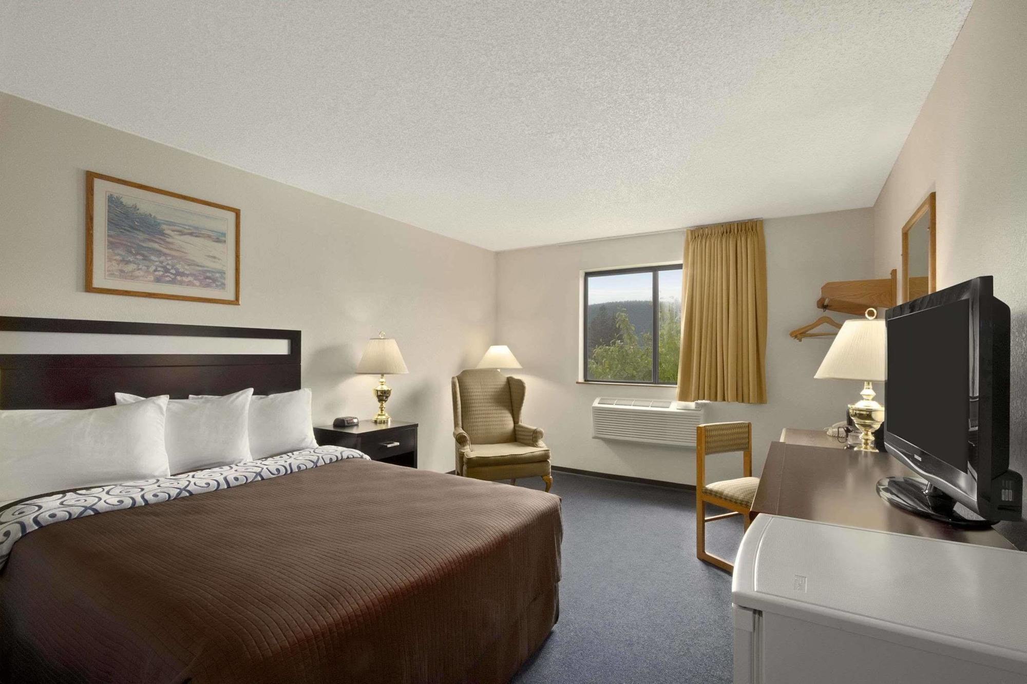 Super 8 By Wyndham Williams Lake Bc Exterior foto