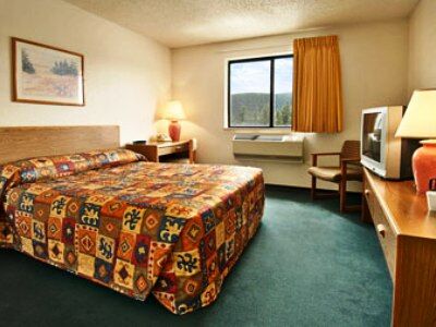 Super 8 By Wyndham Williams Lake Bc Quarto foto